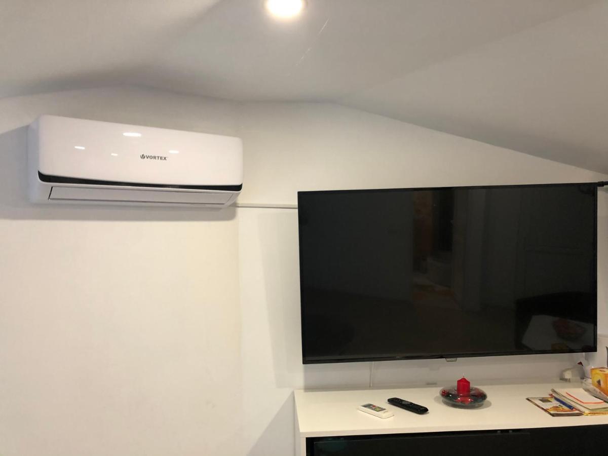 Toni Room 锡吉什瓦拉 外观 照片